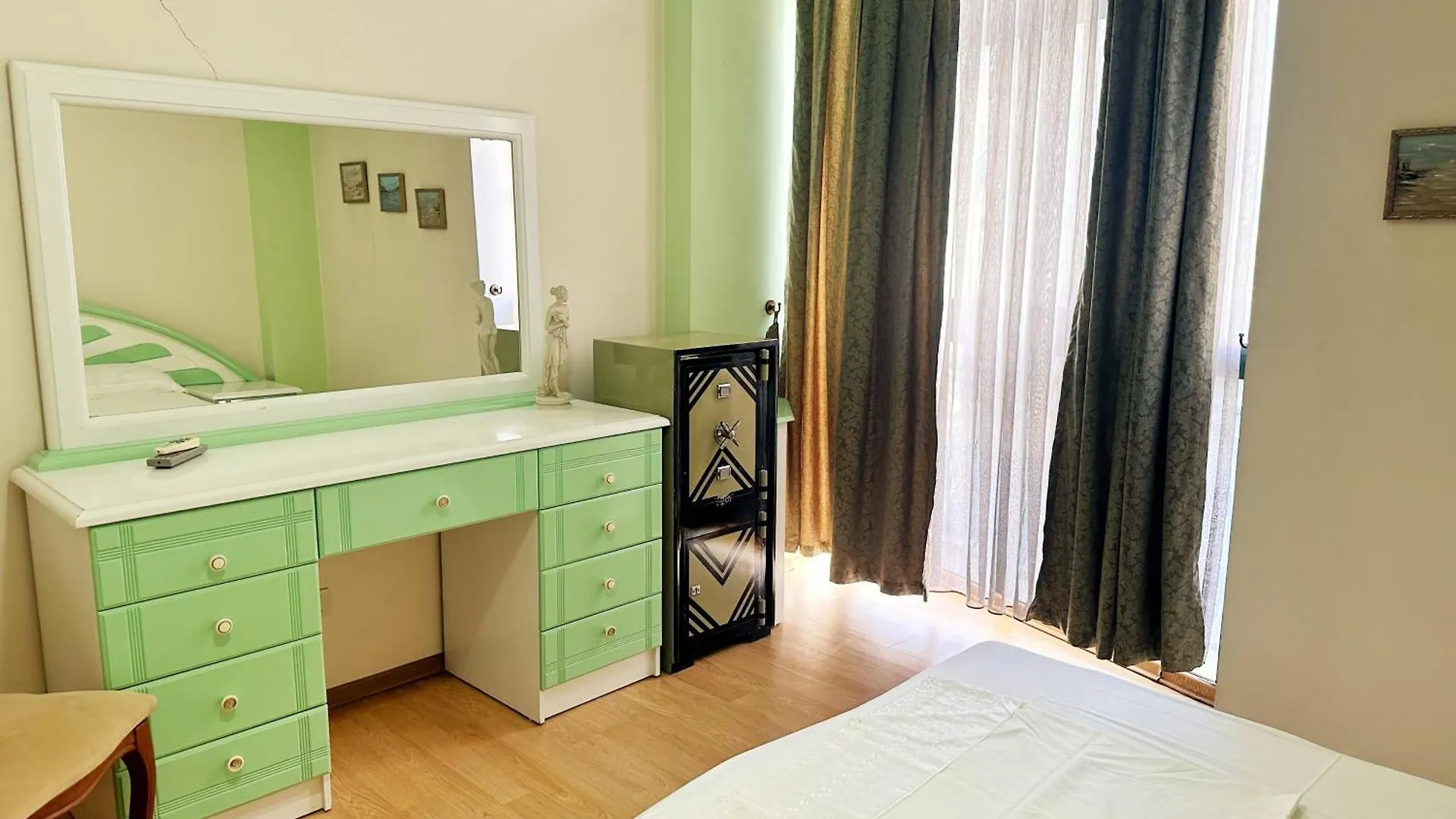 Ervin Apartment - 5 Min To Skenderbeg Square Tirana