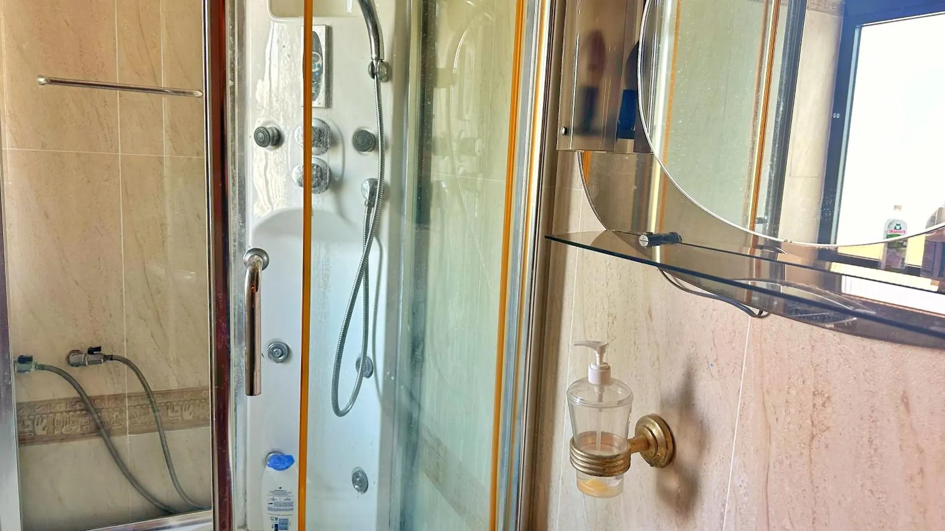 Ervin Apartment - 5 Min To Skenderbeg Square Tirana
